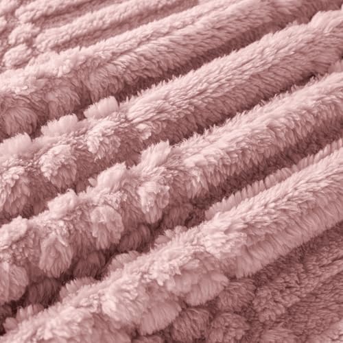 Pink Throw Blanket - Soft & Fluffy Fleece, Cute & Aesthetic, Perfect for Sofa, Couch, Chair, Bed, Living Room &