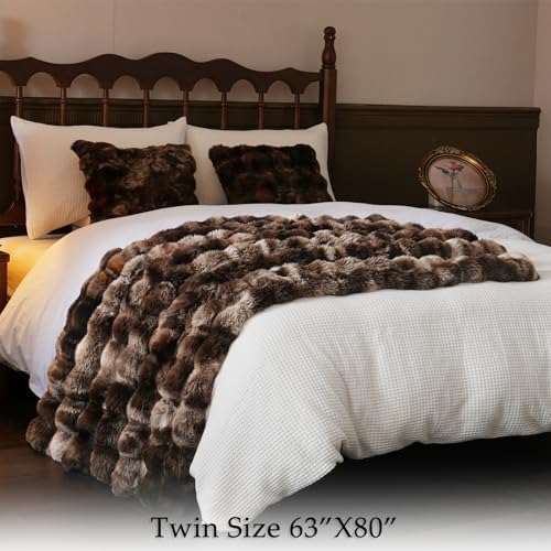 BENVWE Fluffy Faux Fur Throw Blanket for Couch, Soft Plush Thick Cozy Fuzzy Luxury Minky Bubble Blanket for Home Living