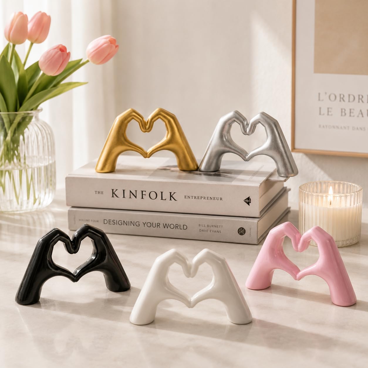 Compact resin love-sign statue / Silver