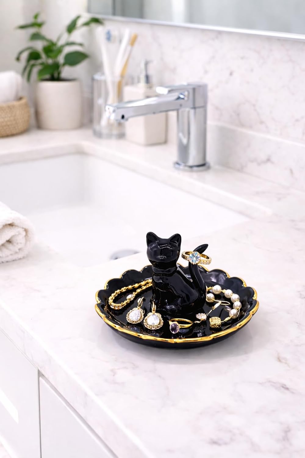 Cat Ring Holder Trinket Tray Ceramic Jewelry Dish Porcelain Ring Organizer / Bowtie Cat Black
