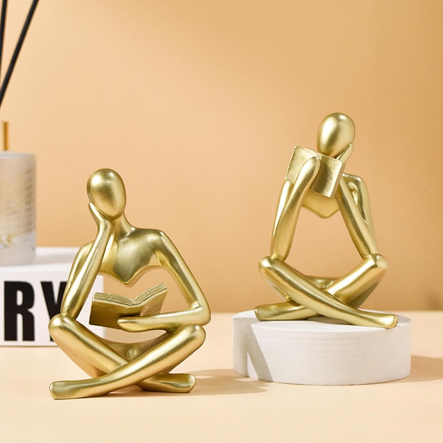 Modern Aesthetic Figurine Decoration / Gold