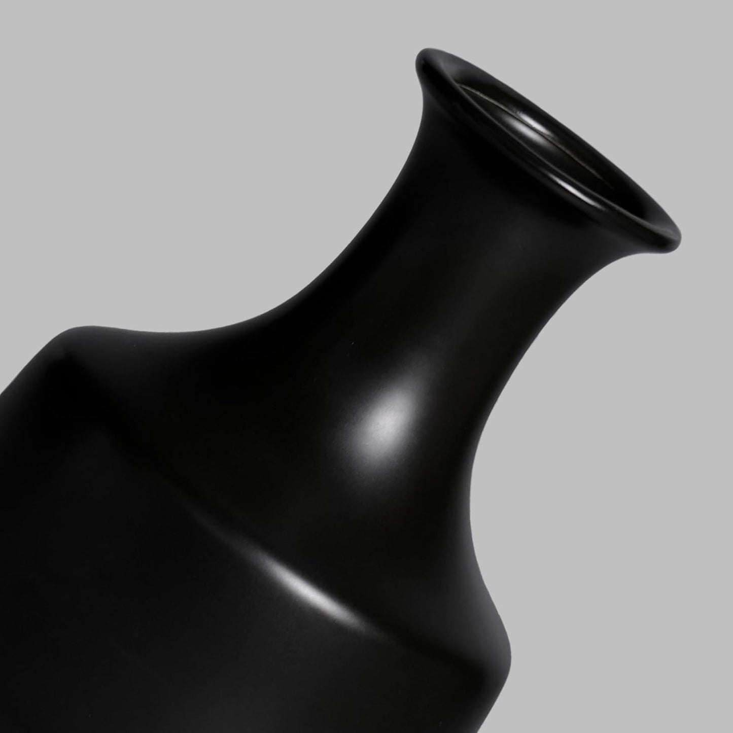 Ceramic Vase / Small Modern Flower Vase / Black / 7 Inch