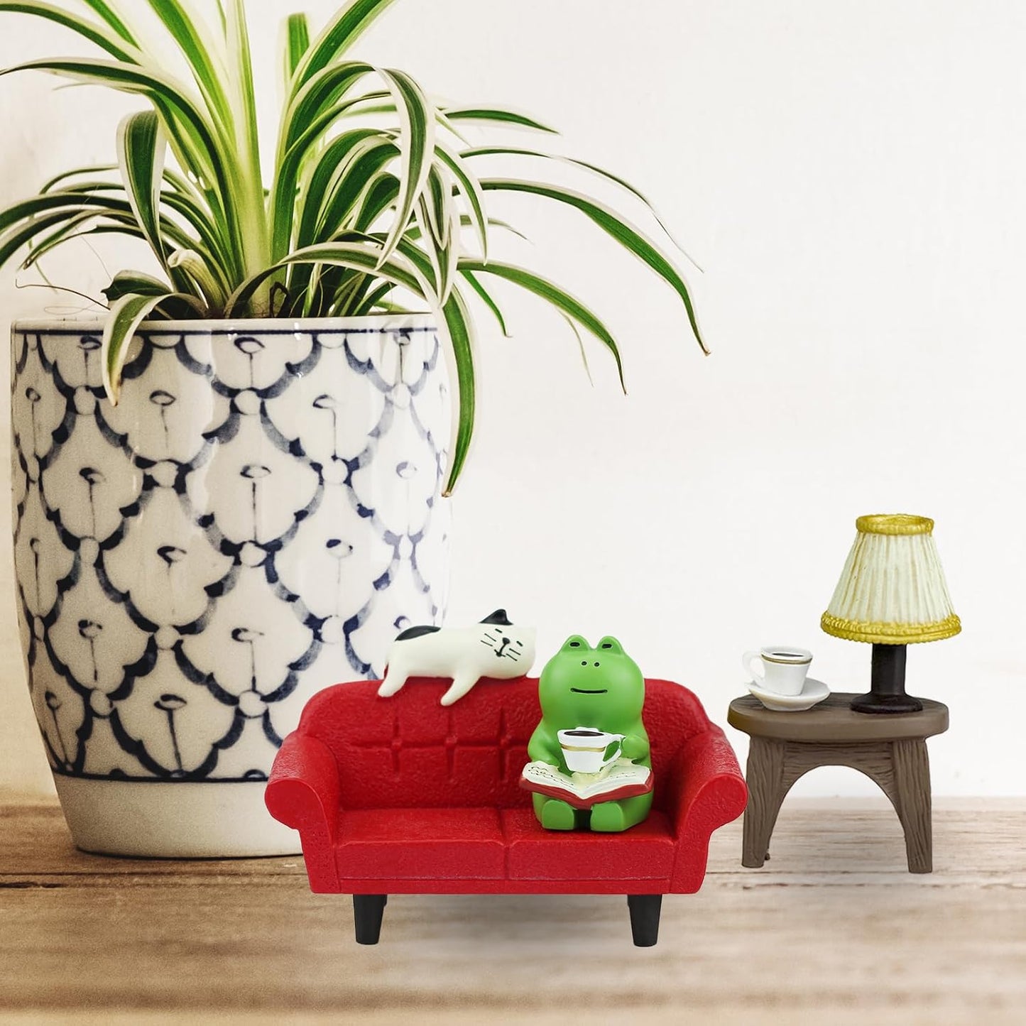 Mini Frog Figurine / Long Sofa-red