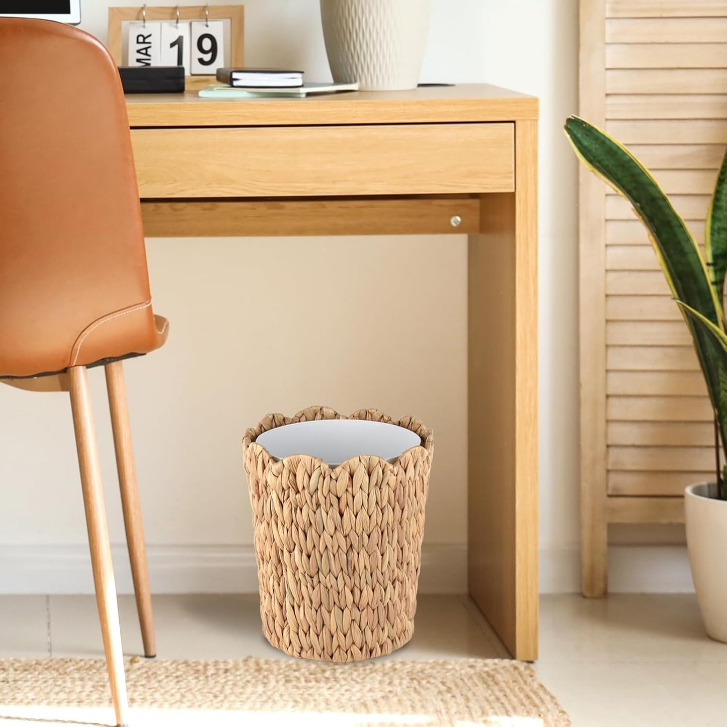 Scalloped Edge Wicker Waste Basket / 3.5 Gallon