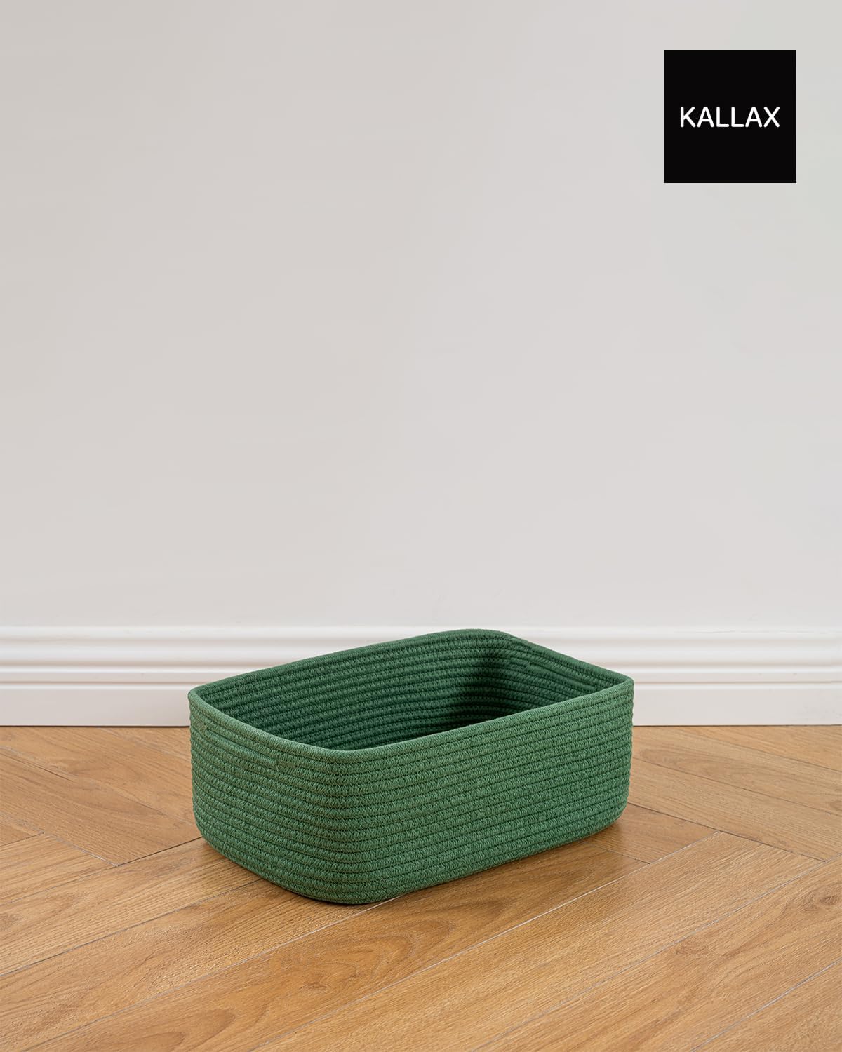 Small Woven Basket / Green / 13.5"L x 9.5"W x 5"H / 13.5 x 9.5 x 5
