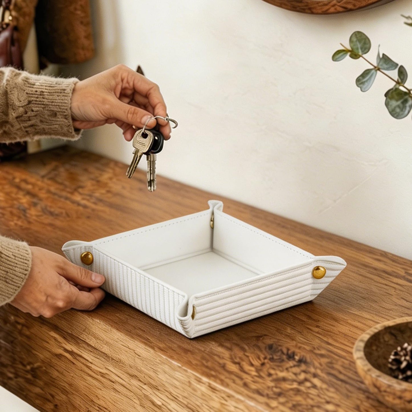Light Valet Tray for Men / White Rome
