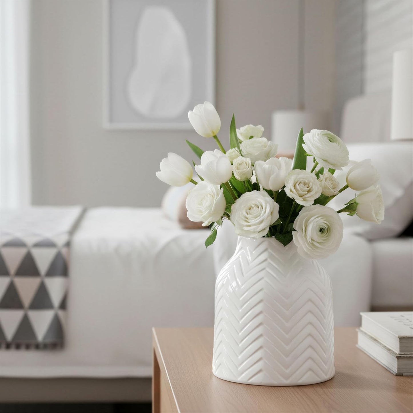 Modern Decorative Vase / 5d'' x 6H / White