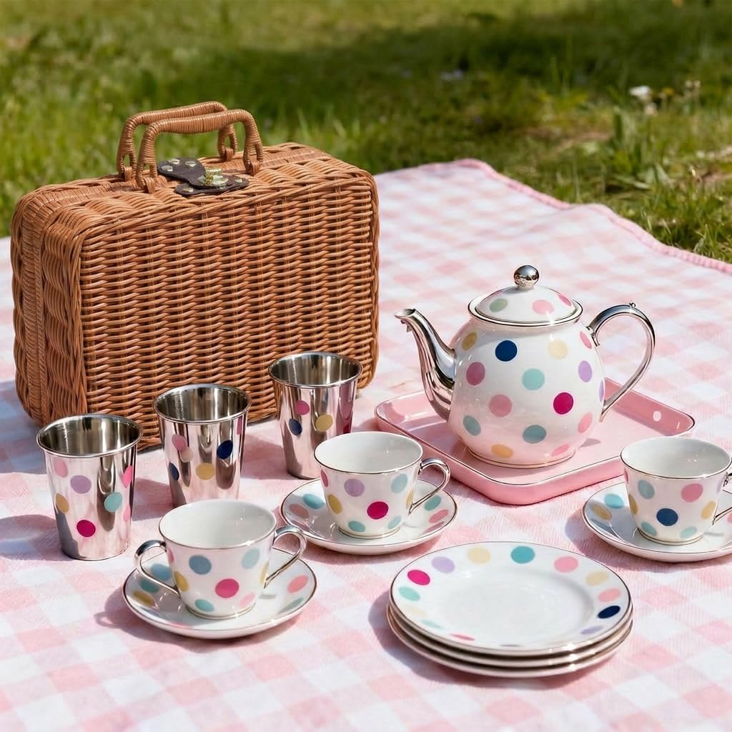Wicker Picnic Basket / Brown / Medium