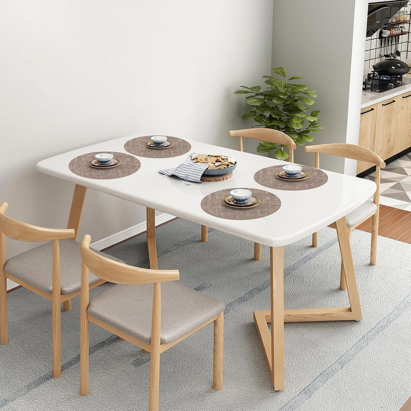 Homaxy Round Faux Leather Placemats and Coasters, Set of 4, Light Brown | Washable Dual-side Table Mats, Wipeable Place
