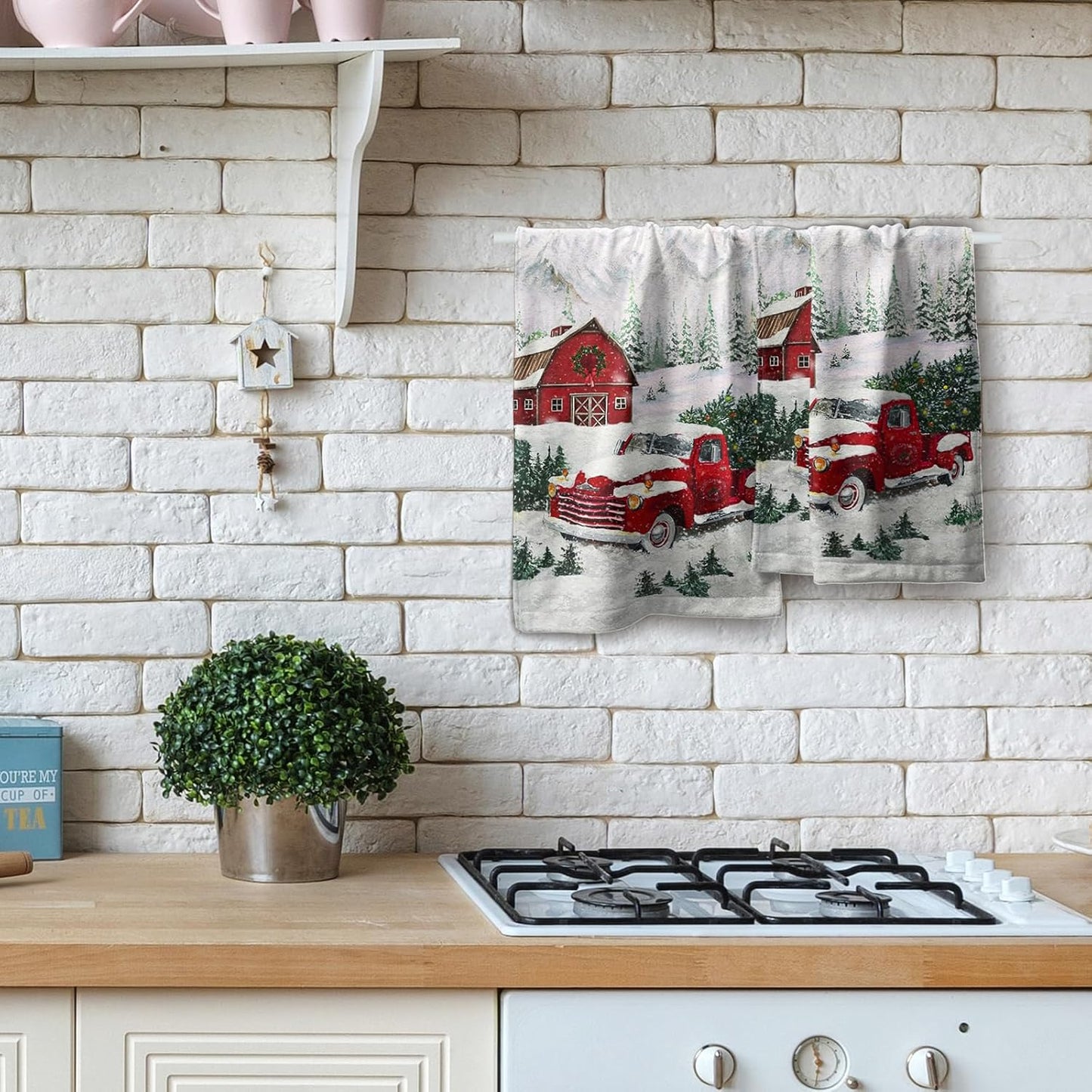 Giwawa Merry Christmas Hand Towels Set of 2 Red Truck Face Guest Towel Xmas Holiday Decorative Soft Fingertip Towel for
