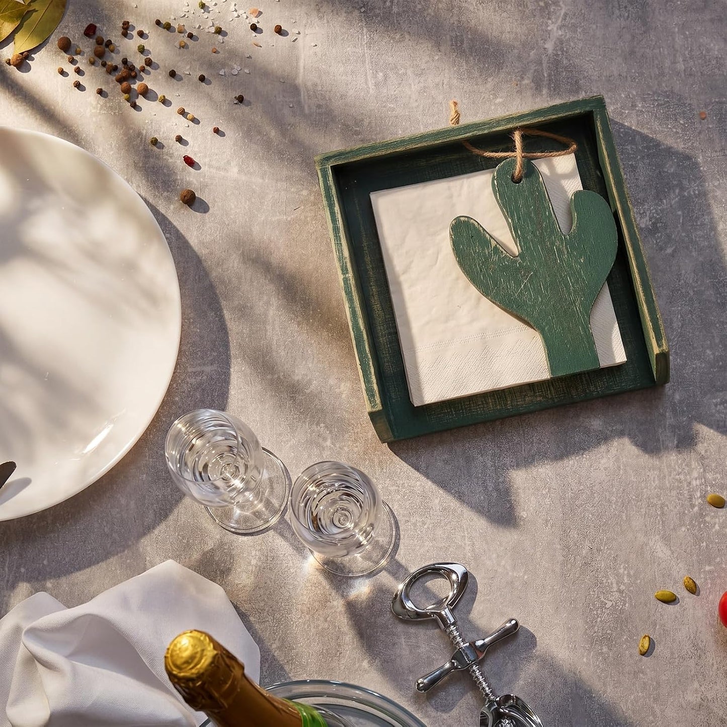 Wooden Lunch Napkin Holder / Green / 7 x 7