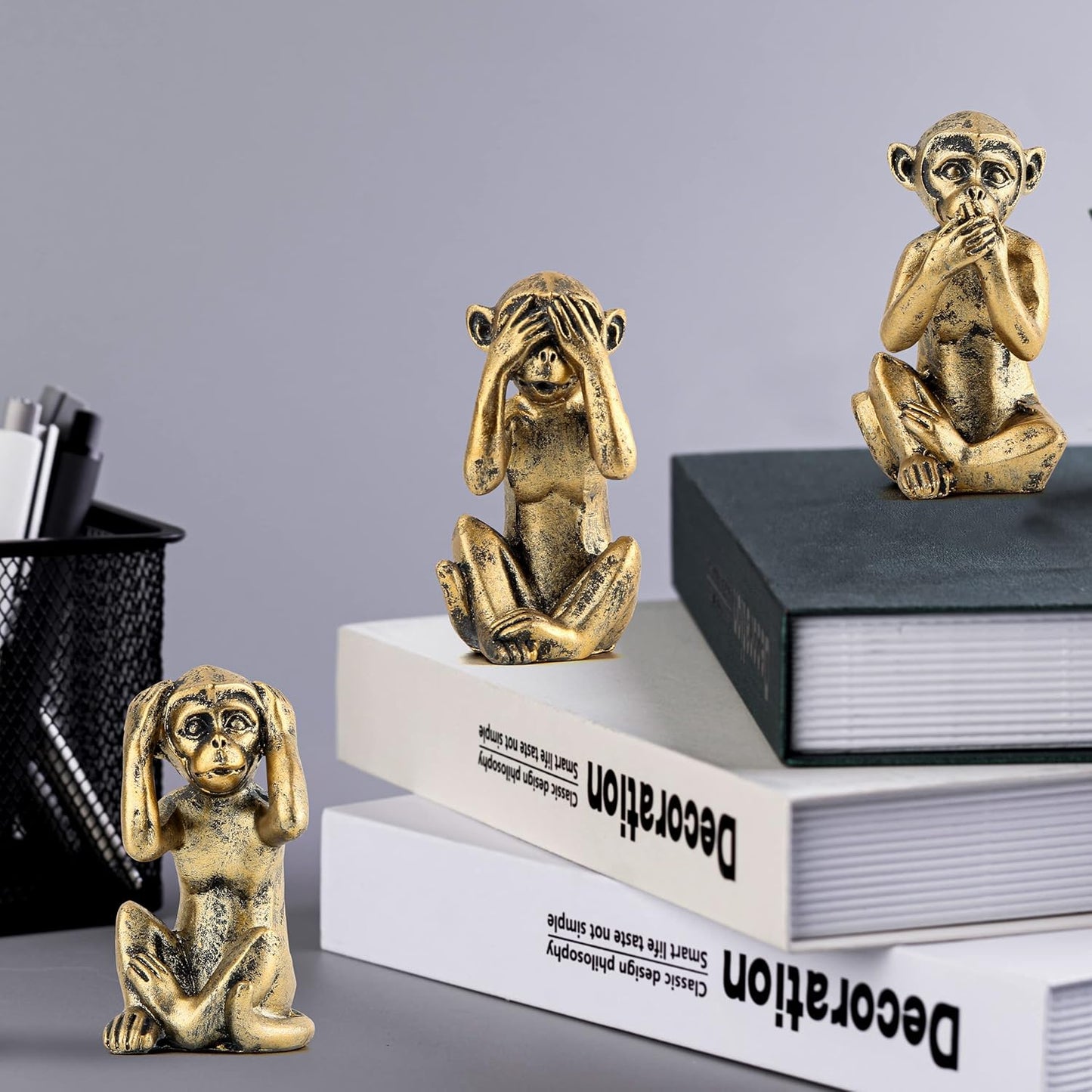 3 Wise Monkeys Statue / Gold