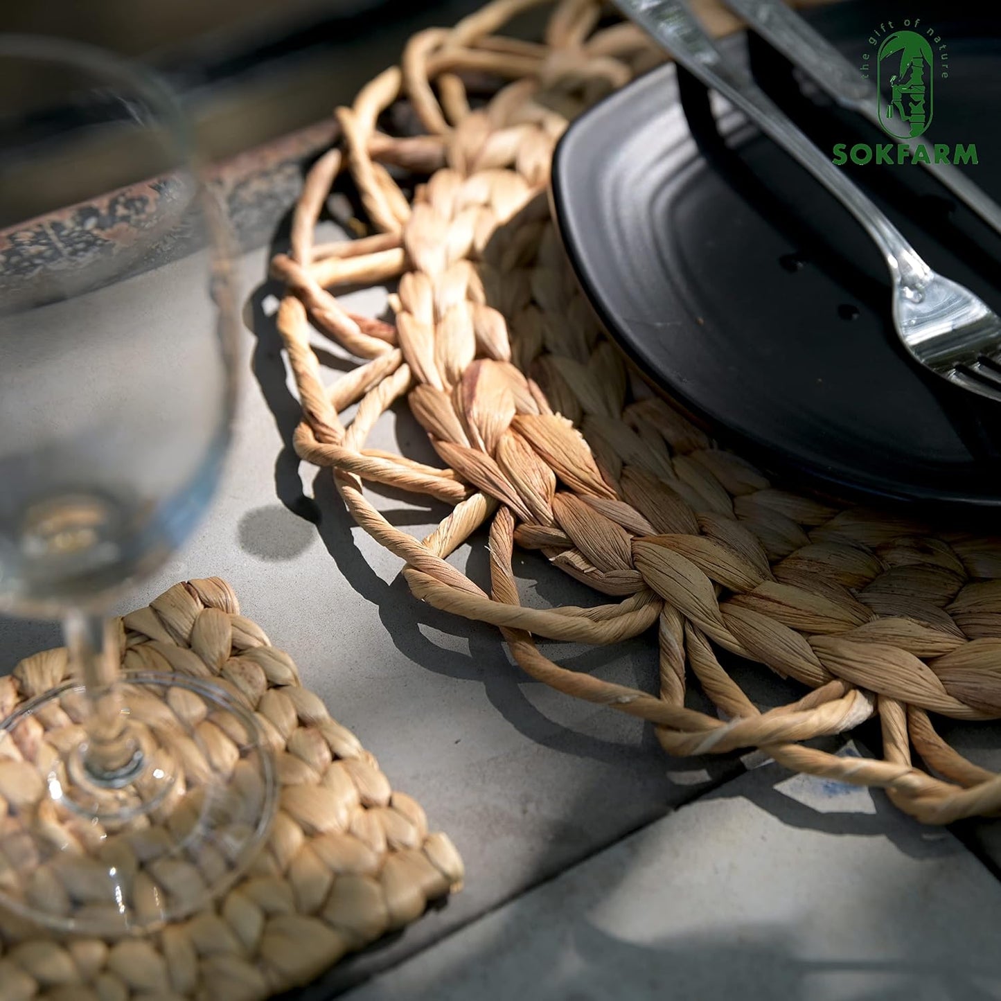 Round Woven Placemats Set of 4, Water Hyacinth Rattan Placemats for Round Table, Plate Chargers for Dinner Plates