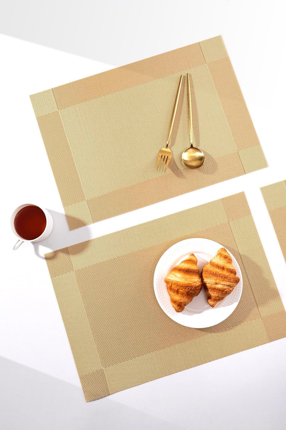LEXMORE PlaceMats Set of 12 Vinyl/Plastic Woven Place Mats for Kitchen Table Indoor/Outdoor Washable PlaceMat Wipeable