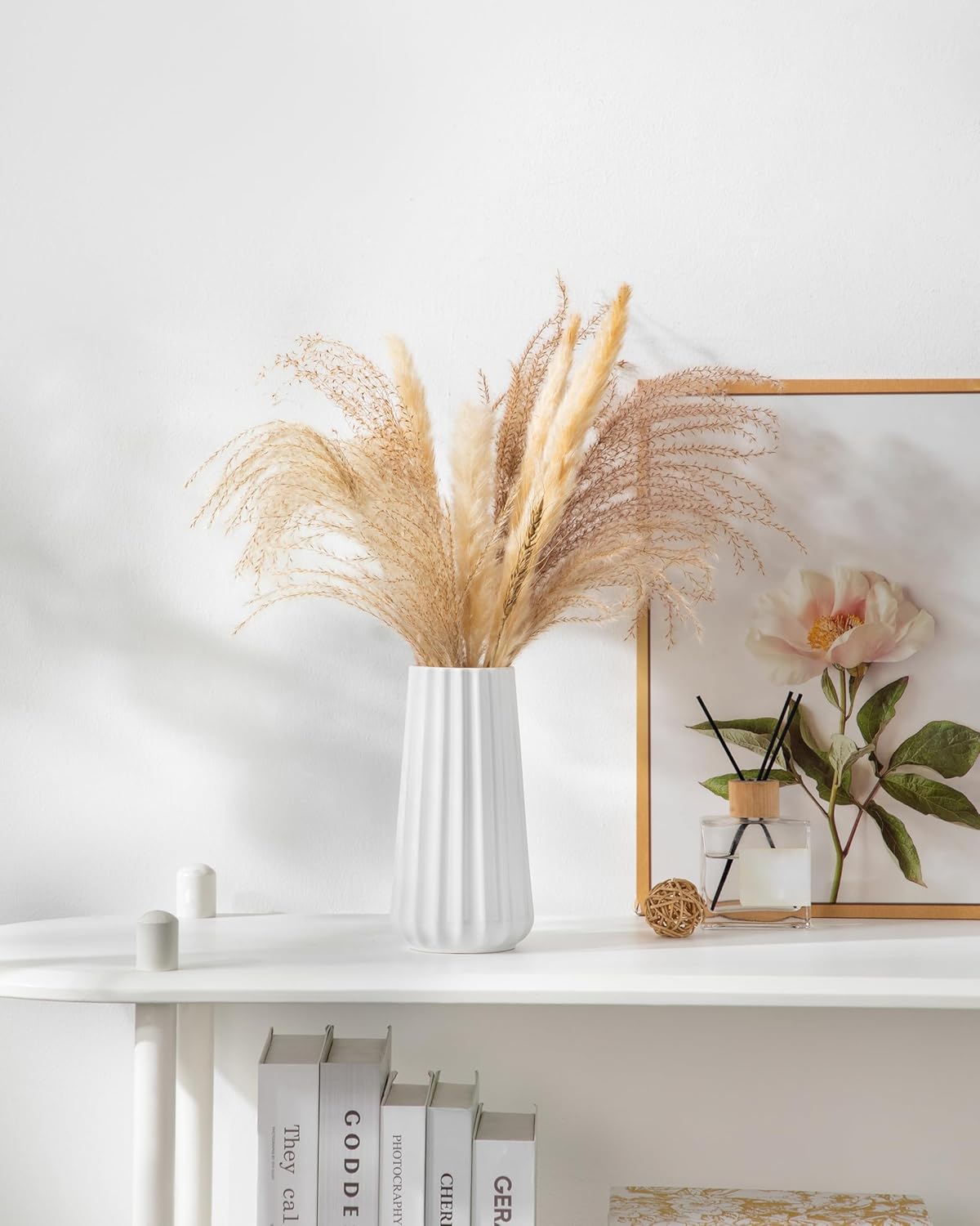 Ceramic Vase / Modern Ribbed Glossy Decorative Vase / White / 7.8 Inch