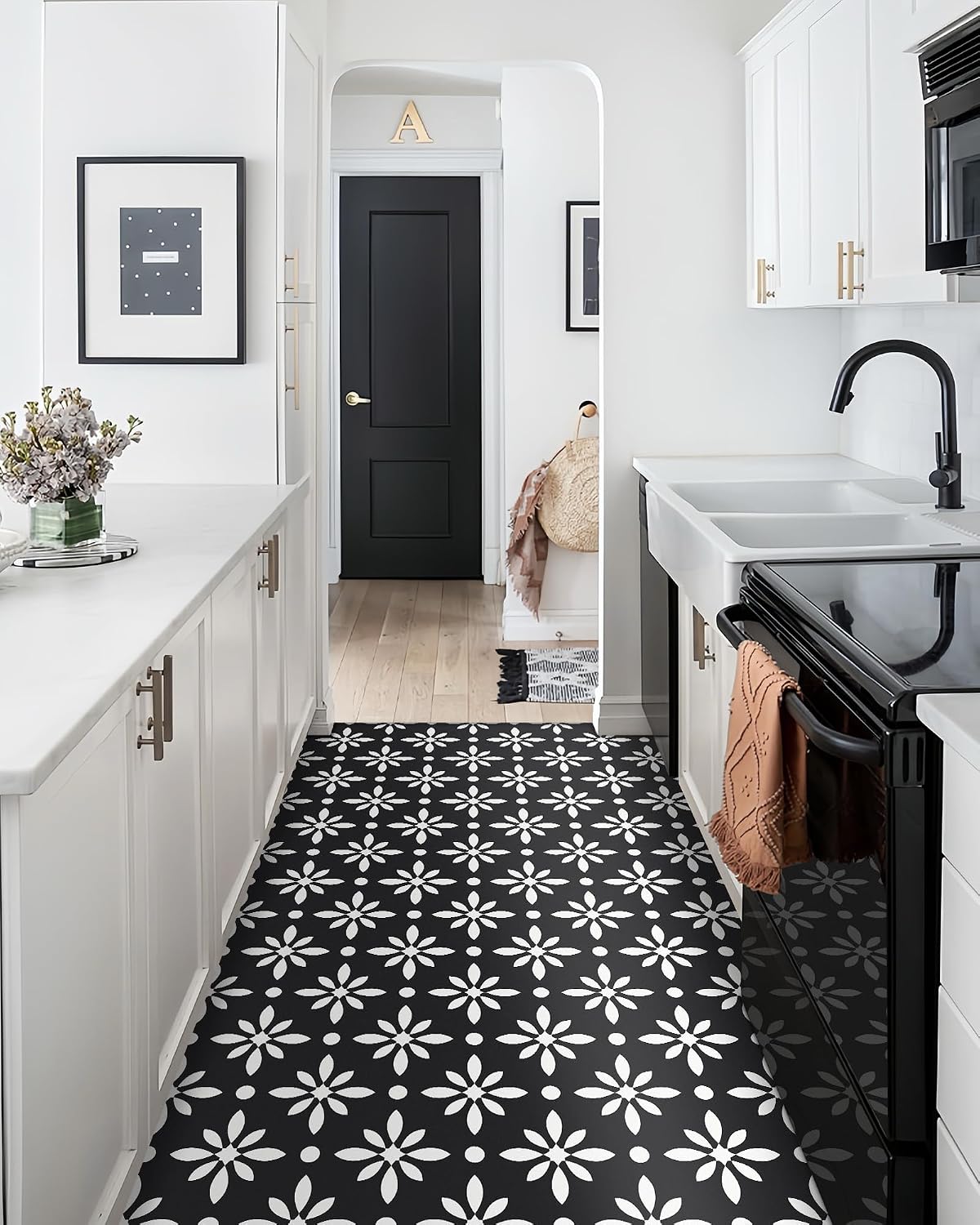 MORCART Peel and Stick Floor Tile / 7.87 x 7.87 / White Flowers+black Ft-1625 / Set of 20