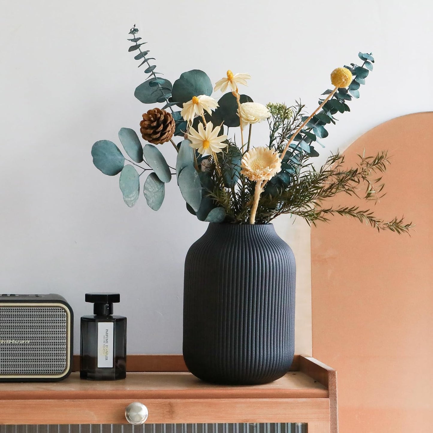 Ceramic Vase / Dried Flowers / Black