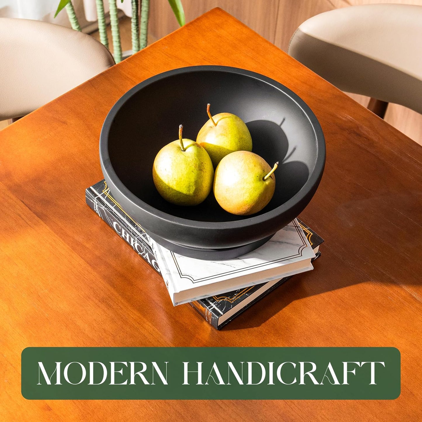 Elegant Pedestal Bowl / Black