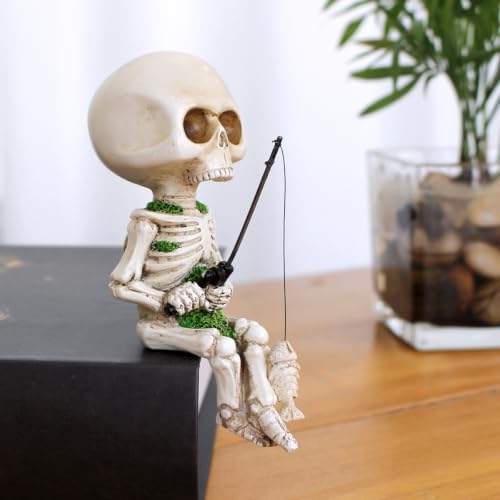 Fishing Skeleton Statue - Mini Skull Figurines Halloween Shelf Sitter Statue, Resin Skull Fisher Sculpture for Aquarium and Garden Pond Edge Ornament Fish Tank Halloween Decorations
