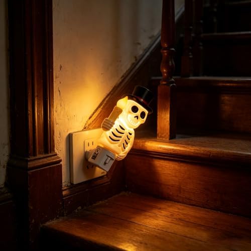 Skull Night Light, 2026 New Skeleton Night Light, Halloween Horrible Light Decoration for Halloween Party and Home Decor (White)