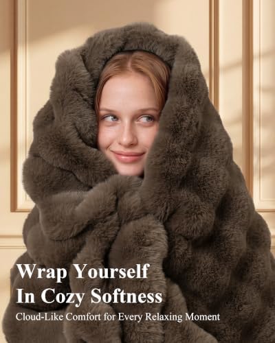 Ultra Soft Cozy Faux Fur Throw Blanket, Fuzzy Plush Thick Bubble Blanket, Oversize Luxury Fluffy Blanket for Couch