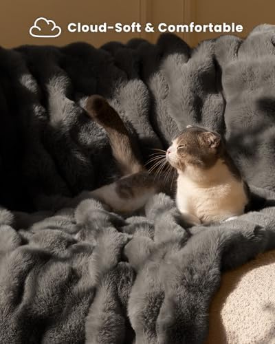 Ultra Soft Cozy Faux Fur Throw Blanket-Fuzzy Plush Thick Bubble Blanket, Fluffy Blanket for Couch, Sofa, Bedroom, and