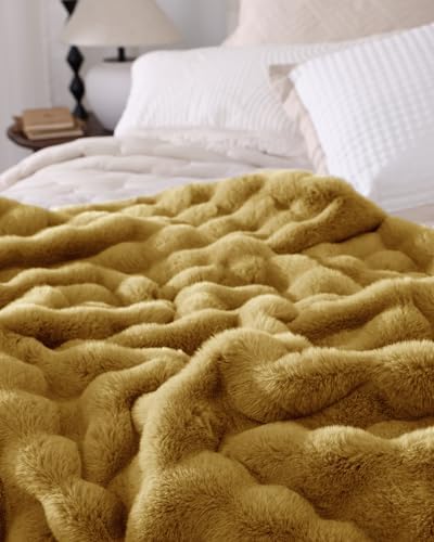 Ultra Soft Cozy Faux Fur Throw Blanket, Fuzzy Plush Thick Bubble Blanket, Oversize Luxury Fluffy Blanket for Couch