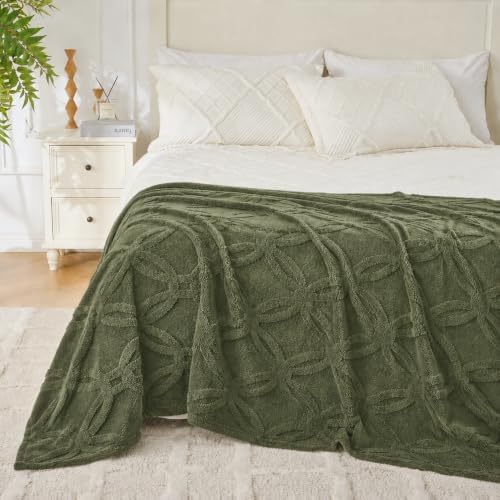 Green Throw Blanket - Soft & Fluffy Fleece, Cute & Aesthetic, Perfect for Sofa, Couch, Chair, Bed, Living Room &