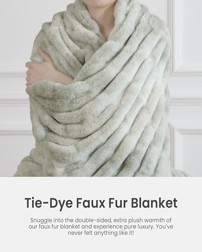 Ultra Soft Cozy Faux Fur Throw Blanket, Fuzzy Plush Thick Bubble Blanket, Luxury Fluffy Blanket for Couch, Sofa