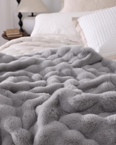 Ultra Soft Cozy Faux Fur Throw Blanket, Fuzzy Plush Thick Bubble Blanket, Oversize Luxury Fluffy Blanket for Couch