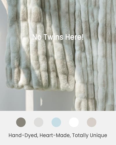 Ultra Soft Cozy Faux Fur Throw Blanket, Fuzzy Plush Thick Bubble Blanket, Luxury Fluffy Blanket for Couch, Sofa