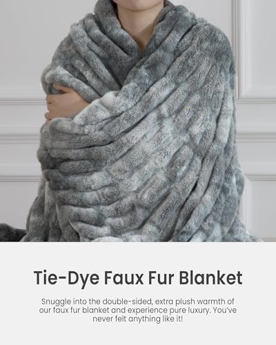 Ultra Soft Cozy Faux Fur Throw Blanket, Fuzzy Plush Thick Bubble Blanket, Luxury Fluffy Blanket for Couch, Sofa