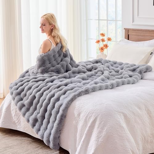BENVWE Fluffy Faux Fur Throw Blanket for Couch, Soft Plush Thick Cozy Fuzzy Luxury Minky Bubble Blanket for Home Living