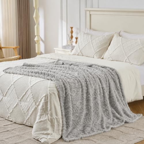 Grey Throw Blanket - Soft & Fluffy Fleece, Cute & Aesthetic, Perfect for Sofa, Couch, Chair, Bed, Living Room &
