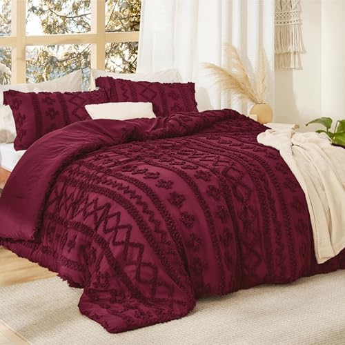 Bedsure Tufted Boho Comforter Set Queen Size - Burgundy Boho Bed Set, GentleSoft™ 3 Pieces Farmhouse-Style Embroidery