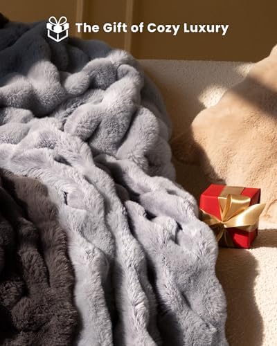 Ultra Soft Cozy Faux Fur Throw Blanket, Fuzzy Plush Thick Bubble Blanket, Oversize Luxury Fluffy Blanket for Couch