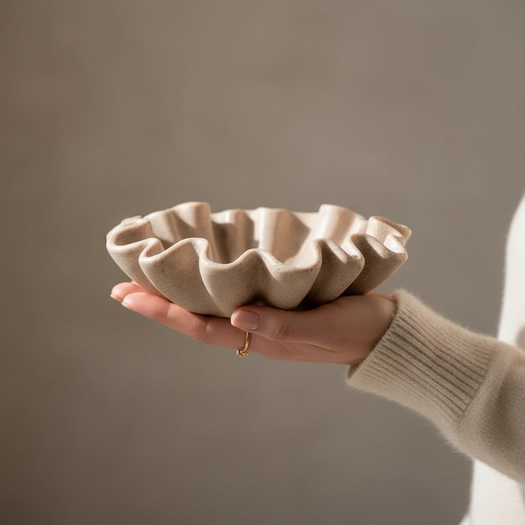 Handicraft Scalloped Bowls for Modern Home Decor / Beige / 6.1inch