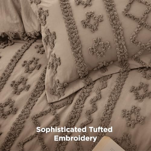 Bedsure Tufted Boho Comforter Set Queen Size - Coffee Brown Boho Bed Set, GentleSoft™ 3 Pieces Farmhouse-Style