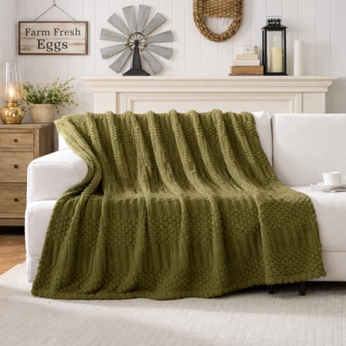 Green Throw Blanket - Soft & Fluffy Fleece, Cute & Aesthetic, Perfect for Sofa, Couch, Chair, Bed, Living Room &
