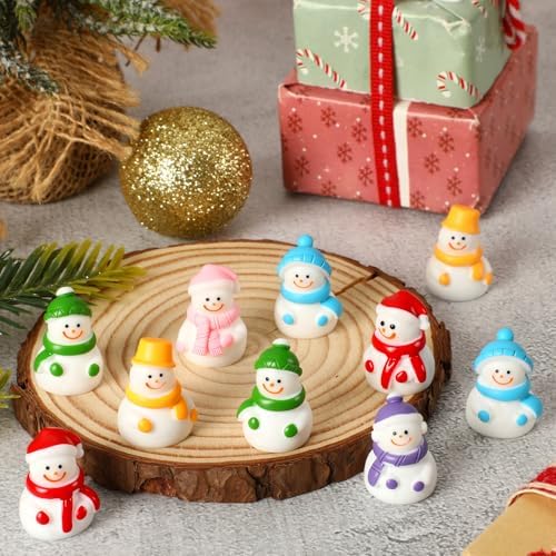 JUNEBRUSHS 50 Pcs Mini Resin Snowman, Christmas Snowman Figurines Winter Miniature Snowmen Ornaments for Christmas DIY Craft Fairy Garden Dollhouse Decor