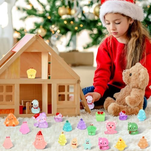 JUNEBRUSHS 50 Pcs Luminous Christmas Mini Resin Figurines
