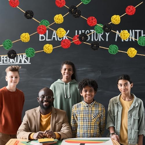 Lucleag 32Pcs Black Red Green Yellow Natural Rattan Balls Ornament Vase Filler, African American Wicker Hanging Decor for Black History Month Juneteenth Kwanzaa Tree Home Table Decor Party Supplies