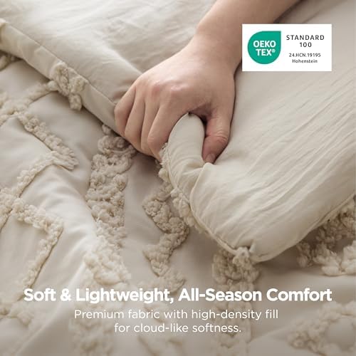 Bedsure Tufted Boho Comforter Set Oversized Queen - Beige Boho Bed Set, GentleSoft™ 3 Pieces Farmhouse-Style Embroidery