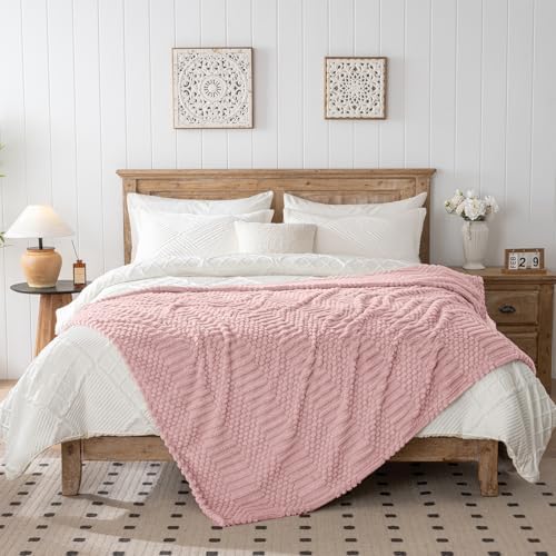 Pink Throw Blanket - Soft & Fluffy Fleece, Cute & Aesthetic, Perfect for Sofa, Couch, Chair, Bed, Living Room &