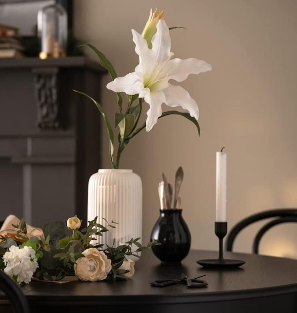 Simple Modern Table Vase / Medium: 8 Inches / White / 8 Inch