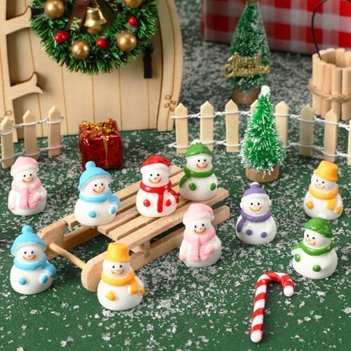 JUNEBRUSHS 50 Pcs Mini Resin Snowman, Christmas Snowman Figurines Winter Miniature Snowmen Ornaments for Christmas DIY Craft Fairy Garden Dollhouse Decor