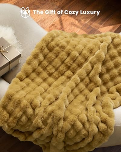 Ultra Soft Cozy Faux Fur Throw Blanket, Fuzzy Plush Thick Bubble Blanket, Oversize Luxury Fluffy Blanket for Couch