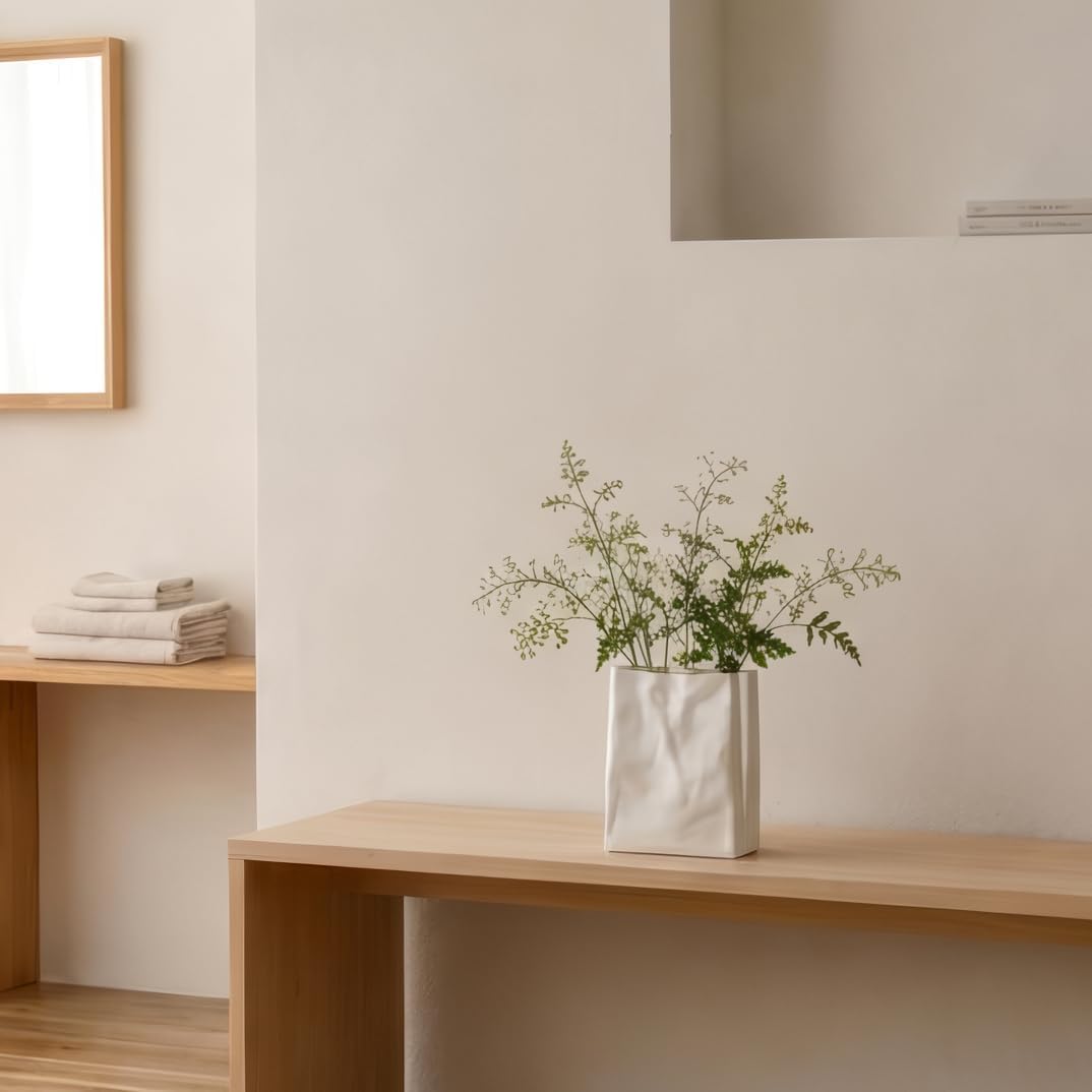 Modern Aesthetic Flower Vase / Nacre White