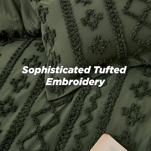Bedsure Tufted Boho Comforter Set Full Size - Olive Green Boho Bed Set, GentleSoft™ 3 Pieces Farmhouse-Style Embroidery