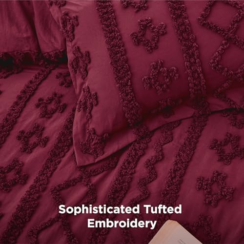 Bedsure Tufted Boho Comforter Set Twin Size - Burgundy Boho Bed Set, GentleSoft™ 2 Pieces Farmhouse-Style Embroidery